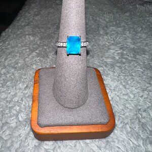 rectangular blue cz and clear cz ring sz 6.5